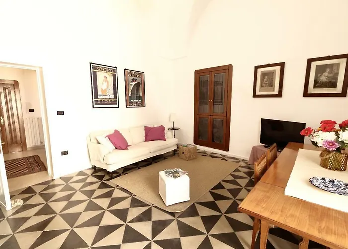 Slow Lecce - Old Town Apartment Sit